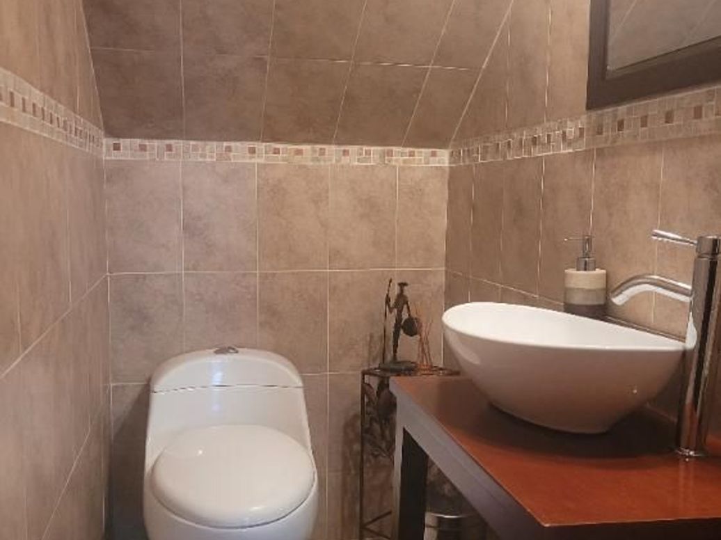 Casa de 5 alcobas en venta en San Patricio, Bogotá, 194 m² · foto 7 de 14