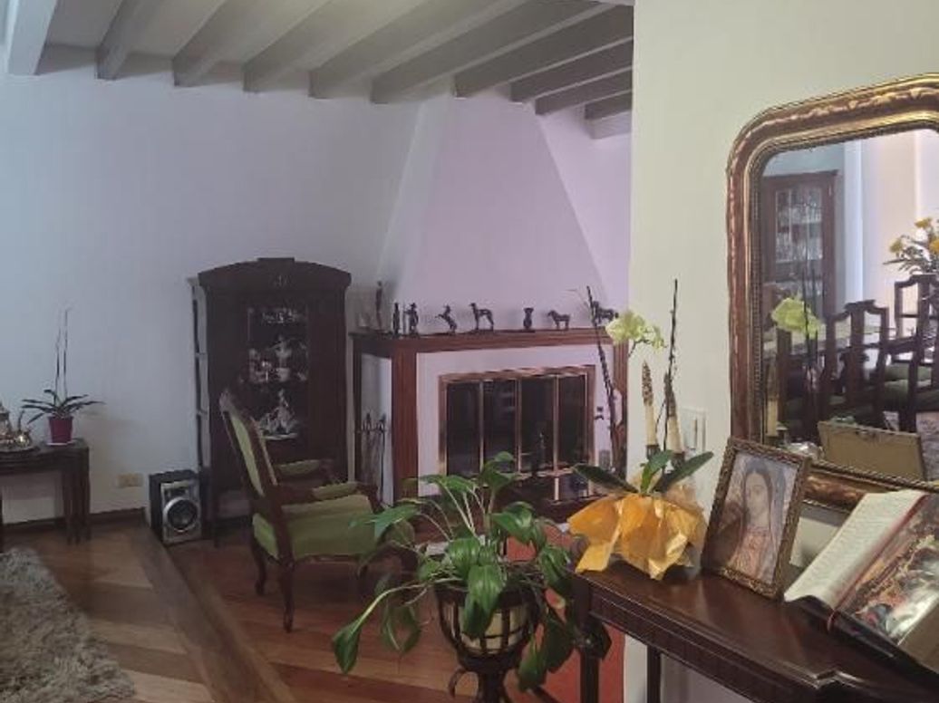 Casa de 5 alcobas en venta en San Patricio, Bogotá, 194 m² · foto 3 de 14