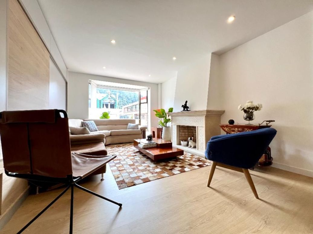 Apartamento de 2 alcobas en venta en Santa Ana Oriental, Bogotá, 130 m² · foto 2 de 20