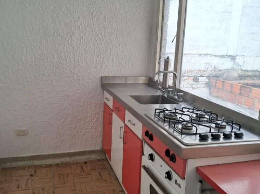 Casa de 5 alcobas en venta en Los Cedros, Bogotá, 231 m² · foto 4 de 6