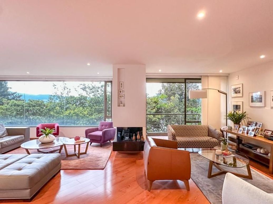 Apartamento de 3 alcobas en venta en Gilmar, Bogotá, 220 m² · foto 2 de 20
