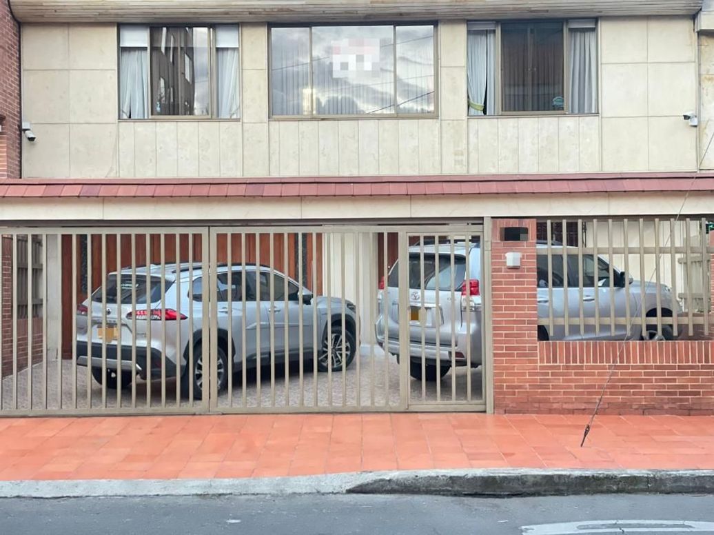 Casa de 4 alcobas en venta en Nicolas De Federman, Bogotá, 410 m² · foto 2 de 20