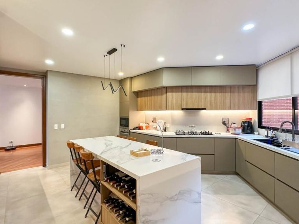 Apartamento de 4 alcobas en venta en Usaquén, Bogotá, 298 m² · foto 10 de 20