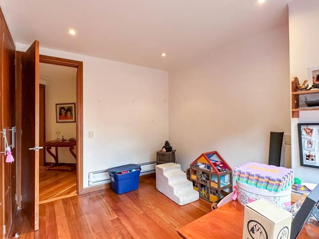 Apartamento de 4 alcobas en venta en Usaquén, Bogotá, 298 m² · foto 16 de 20