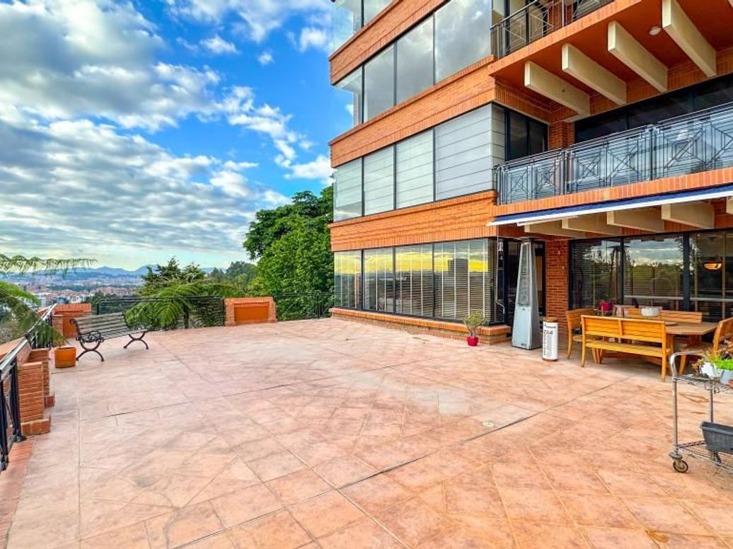 Apartamento de 4 alcobas en venta en Usaquén, Bogotá, 298 m² · foto 5 de 20