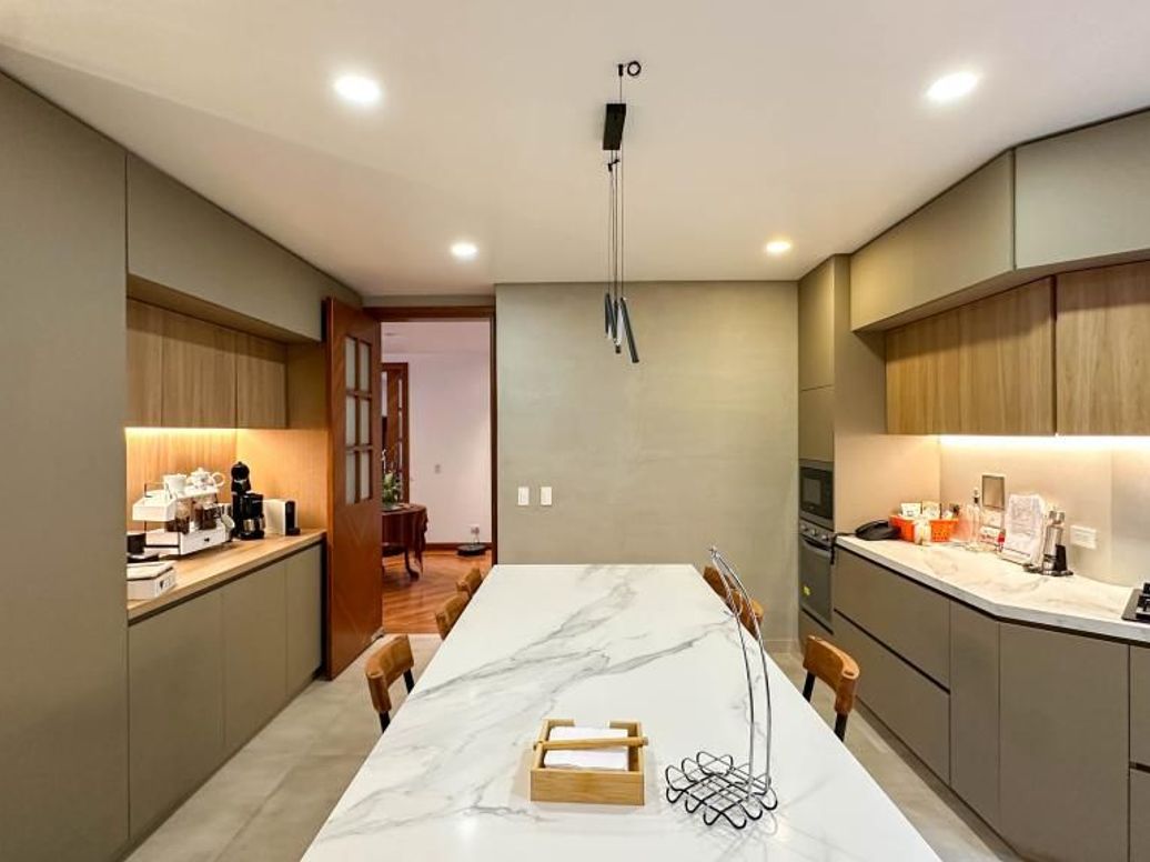 Apartamento de 4 alcobas en venta en Usaquén, Bogotá, 298 m² · foto 11 de 20