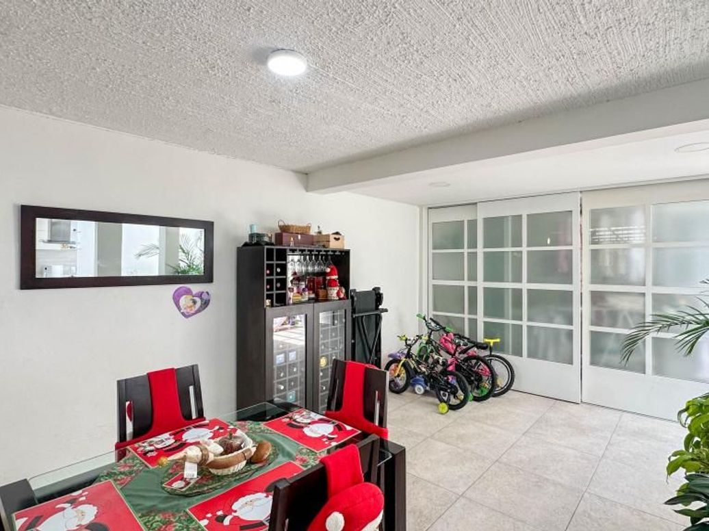 Casa de 3 alcobas en venta en El Batan, Bogotá, 156 m² · foto 5 de 15