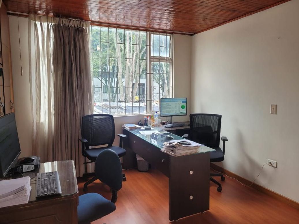 Casa de 4 alcobas en venta en Estoril, Bogotá, 243 m² · foto 9 de 12