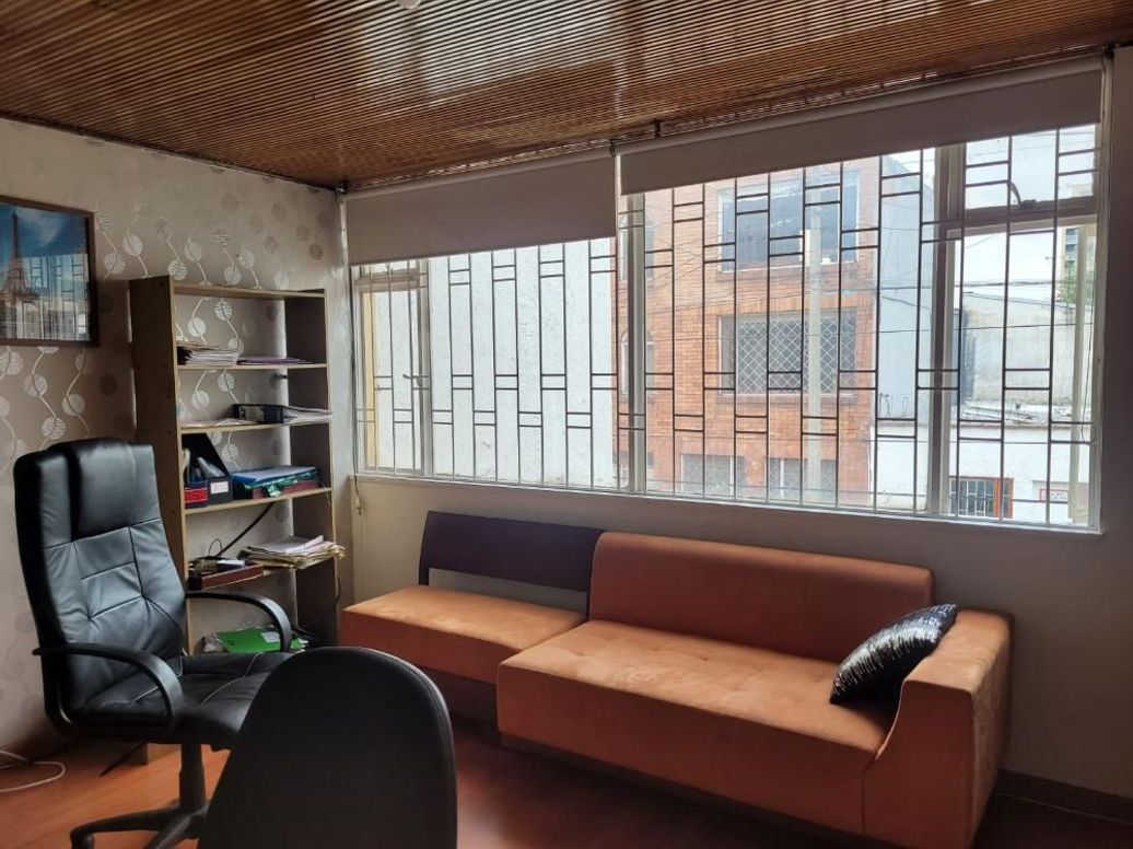 Casa de 4 alcobas en venta en Estoril, Bogotá, 243 m² · foto 6 de 12