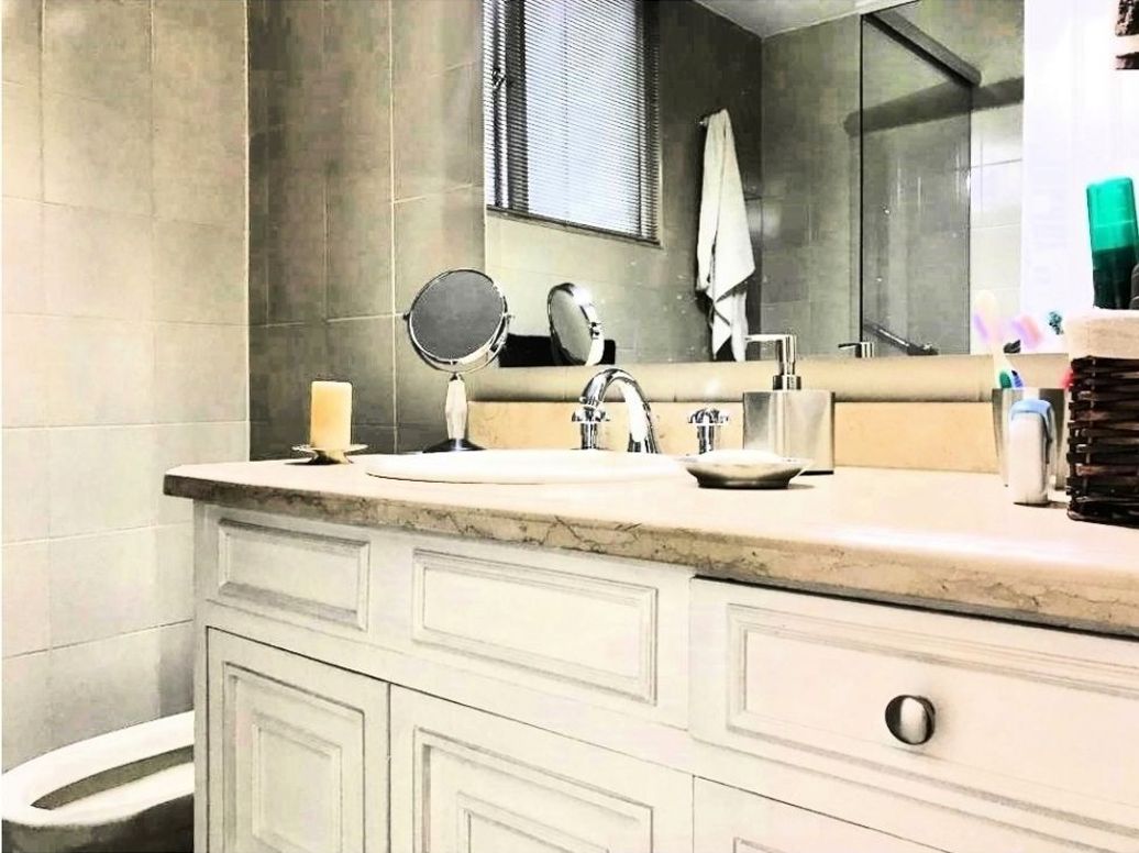 Apartamento de 3 alcobas en venta en Santa Barbara Central, Bogotá, 176 m² · foto 9 de 11