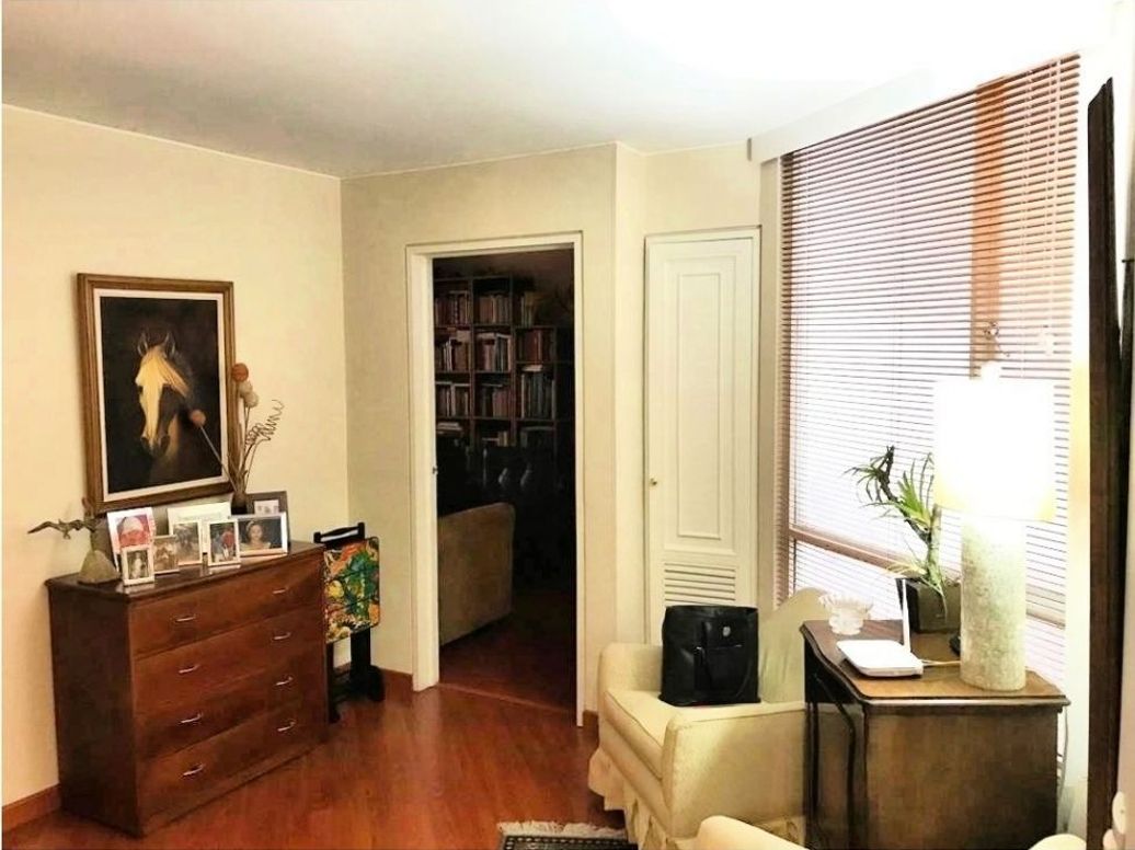 Apartamento de 3 alcobas en venta en Santa Barbara Central, Bogotá, 176 m² · foto 3 de 11