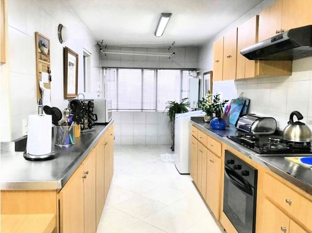 Apartamento de 3 alcobas en venta en Santa Barbara Central, Bogotá, 176 m² · foto 5 de 11