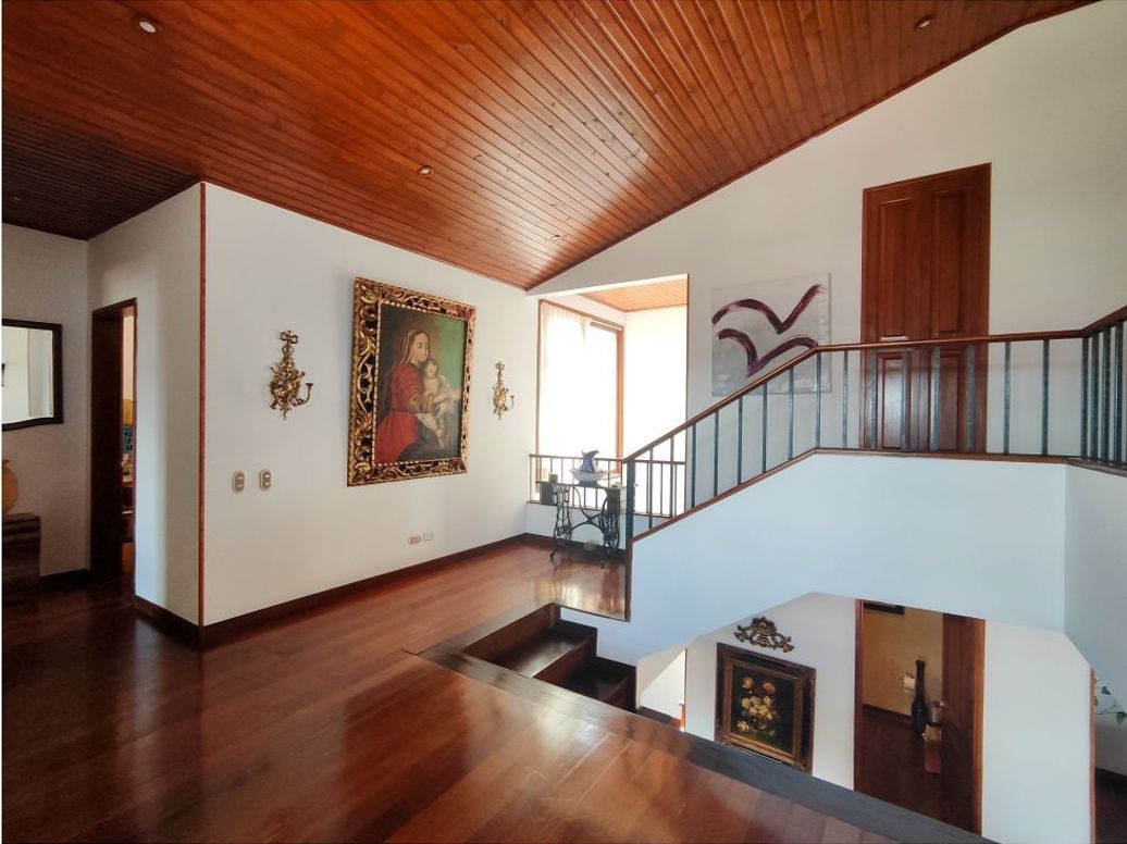 Casa de 4 alcobas en venta en Cedro Salazar, Bogotá, 232 m² · foto 12 de 20