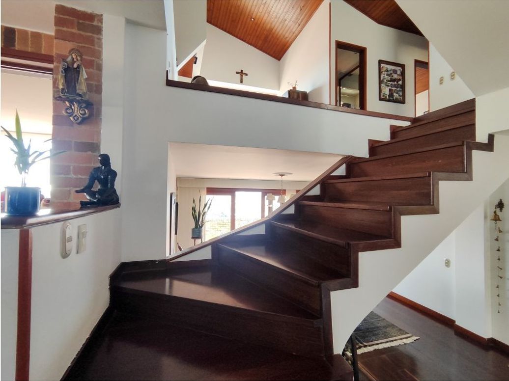 Casa de 4 alcobas en venta en Cedro Salazar, Bogotá, 232 m² · foto 13 de 20