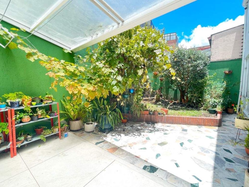 Casa de 6 alcobas en venta en El Rosario, Bogotá, 231 m² · foto 11 de 20