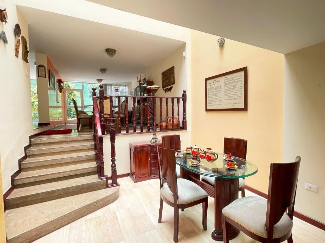 Casa de 6 alcobas en venta en El Rosario, Bogotá, 231 m² · foto 7 de 20