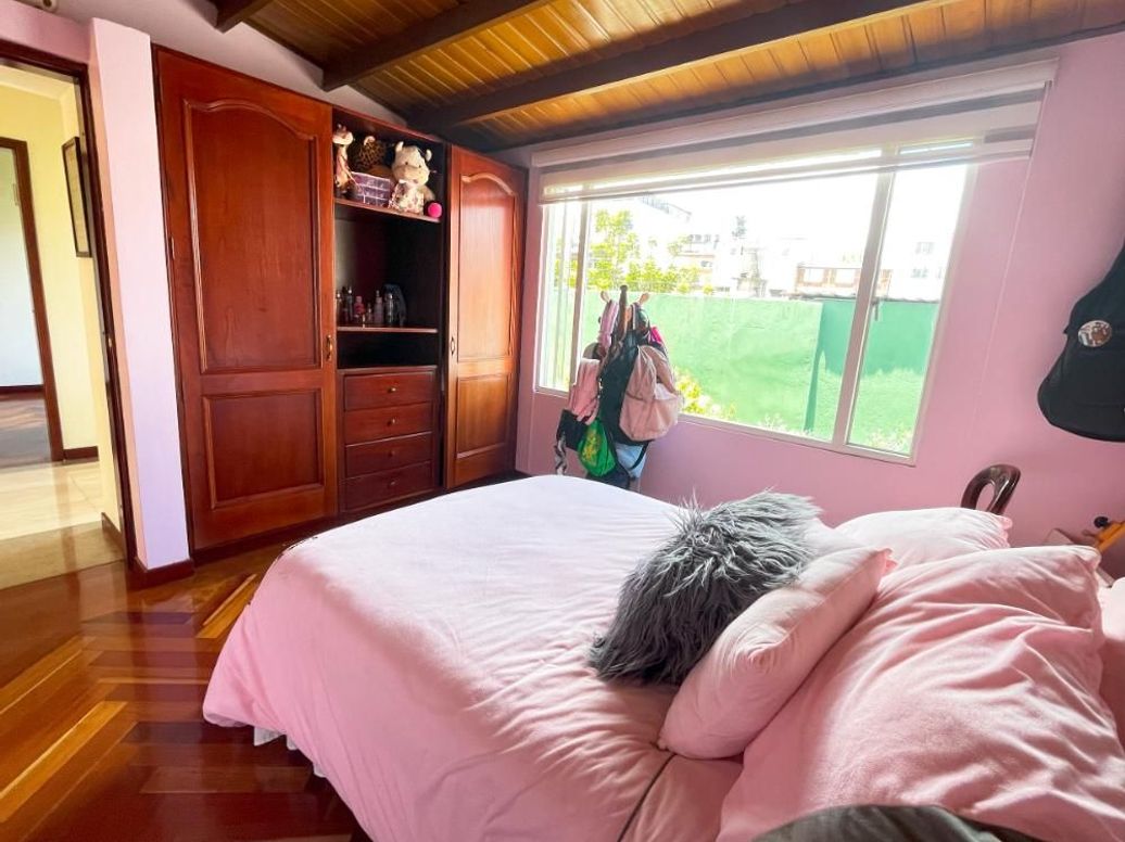 Casa de 6 alcobas en venta en El Rosario, Bogotá, 231 m² · foto 14 de 20