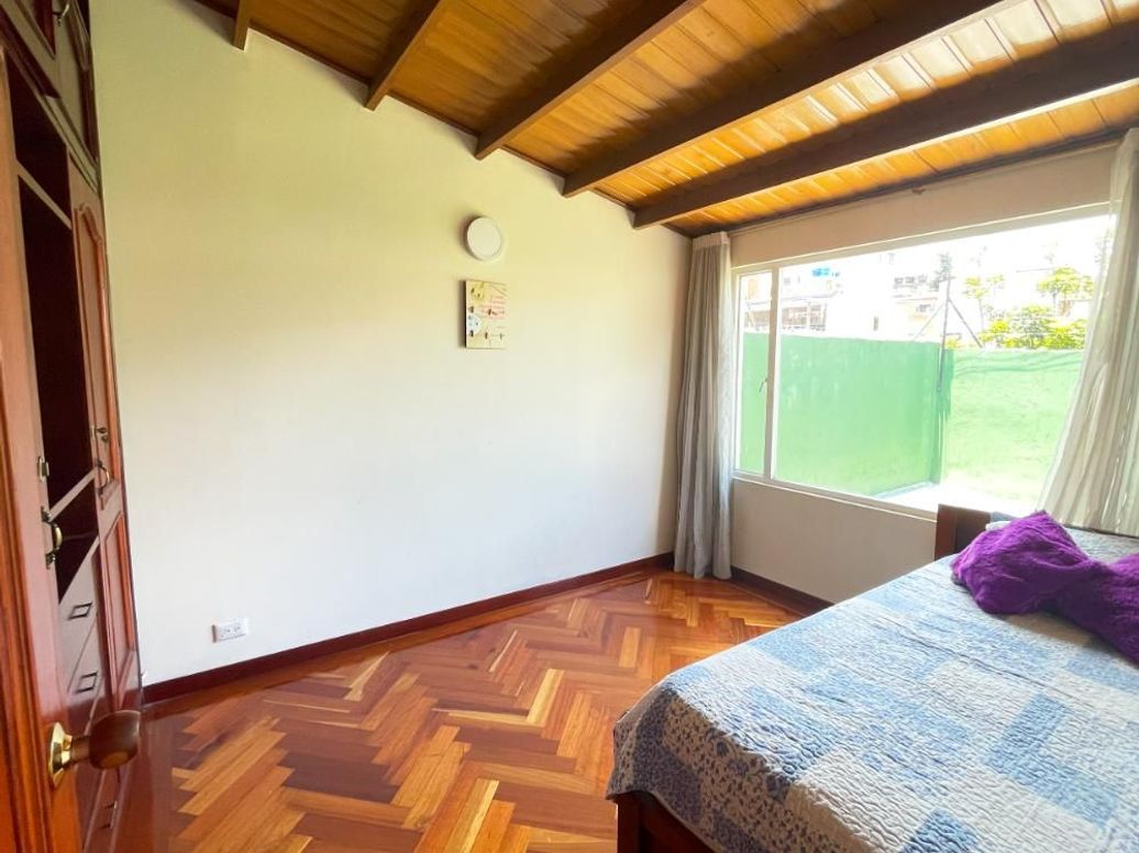 Casa de 6 alcobas en venta en El Rosario, Bogotá, 231 m² · foto 17 de 20
