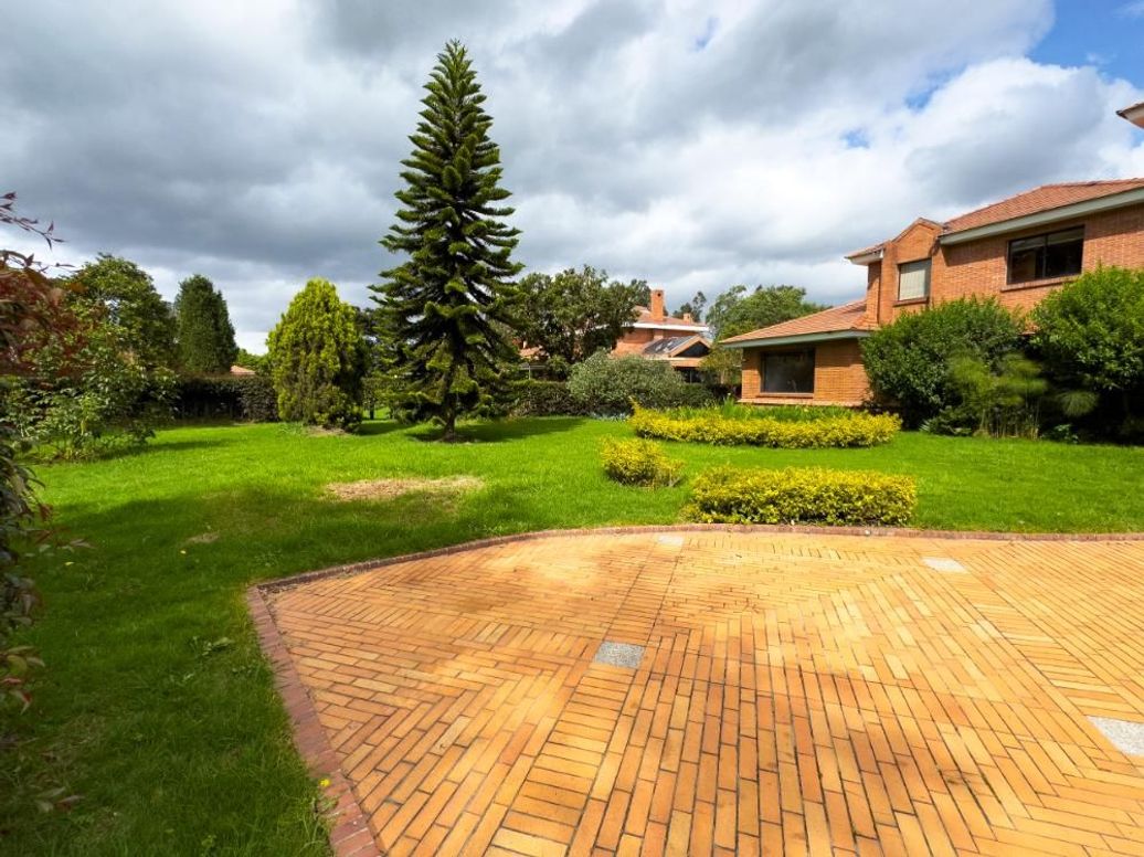 Casa de 4 alcobas en venta en Casa Blanca, Bogotá, 460 m² · foto 3 de 20