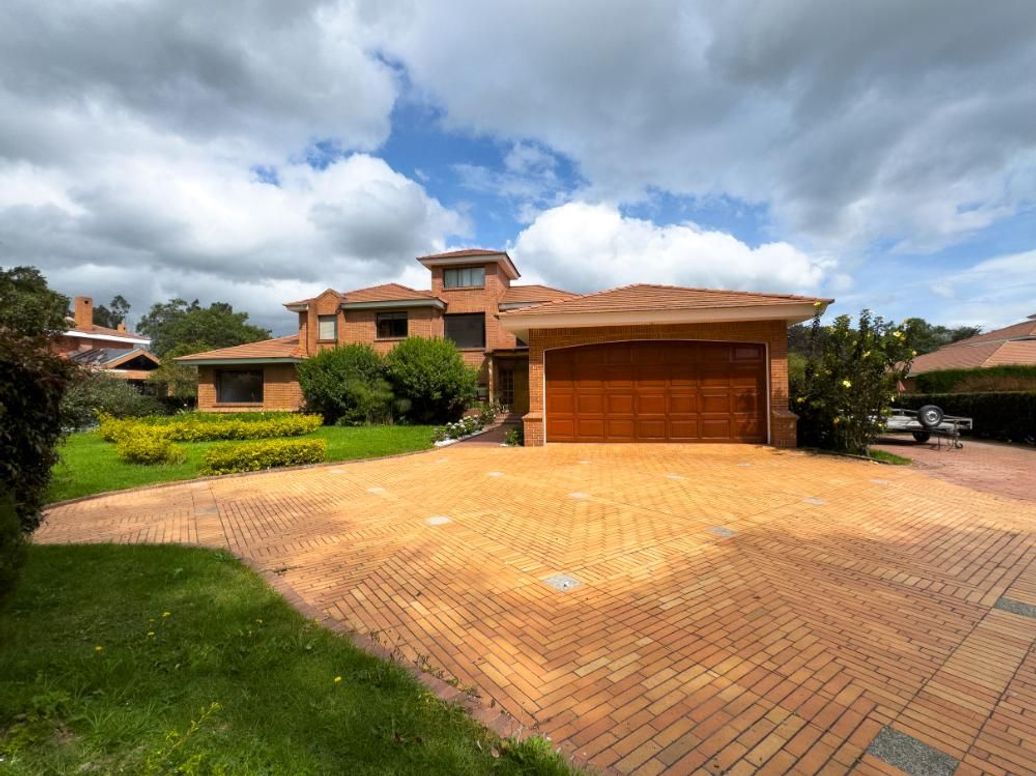 Casa de 4 alcobas en venta en Casa Blanca, Bogotá, 460 m² · foto 2 de 20
