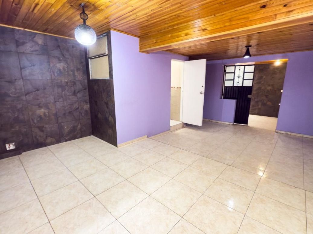 Casa de 6 alcobas en venta en Carvajal, Bogotá, 244 m² · foto 17 de 20