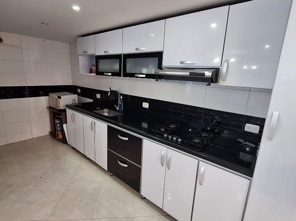 Casa de 3 alcobas en venta en Estrella Del Norte, Bogotá, 157 m² · foto 2 de 20