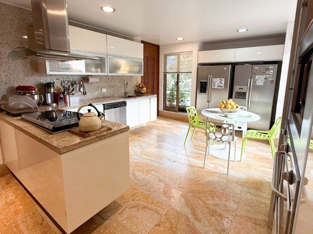 Apartamento de 3 alcobas en venta en Pelodo Del Contry, Bogotá, 315 m² · foto 4 de 14