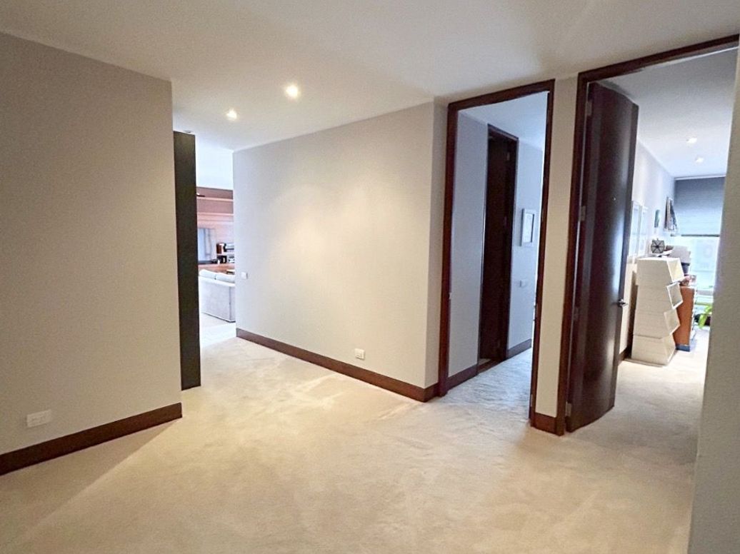 Apartamento de 3 alcobas en venta en Pelodo Del Contry, Bogotá, 315 m² · foto 6 de 14