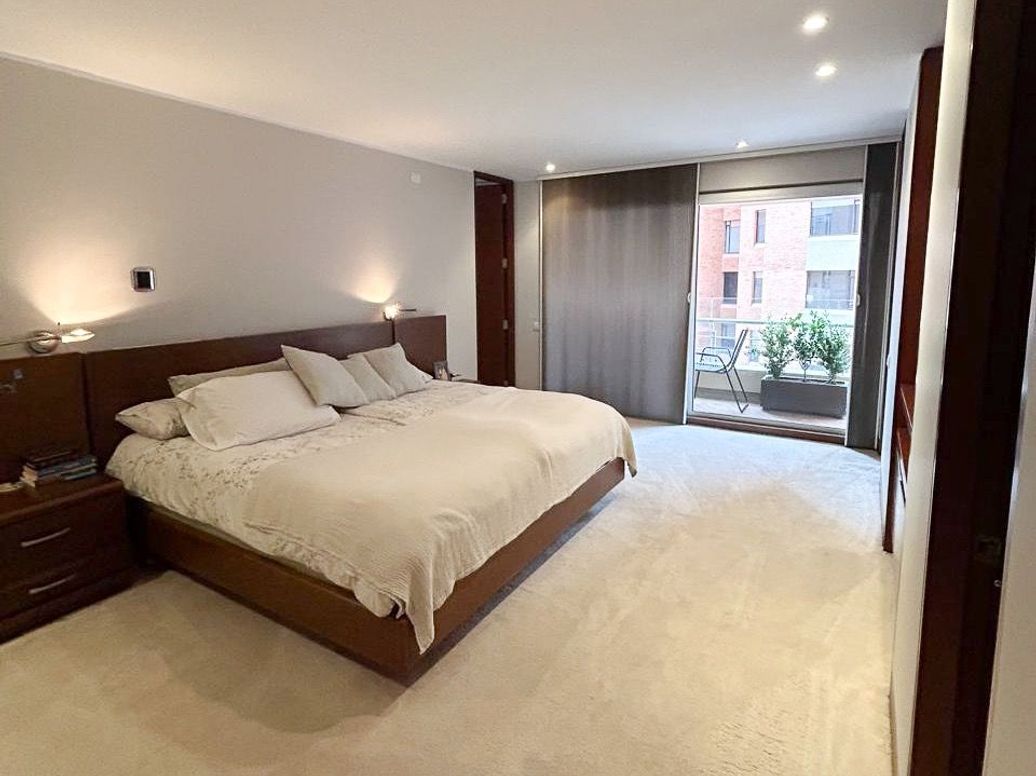 Apartamento de 3 alcobas en venta en Pelodo Del Contry, Bogotá, 315 m² · foto 9 de 14