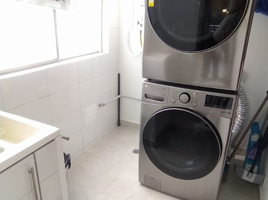 Apartamento de 3 alcobas en venta en Cr Versalles, Bogotá, 130 m² · foto 12 de 20