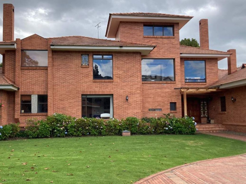 Casa de 4 alcobas en venta en Casa Blanca, Bogotá, 520 m² · foto 2 de 20