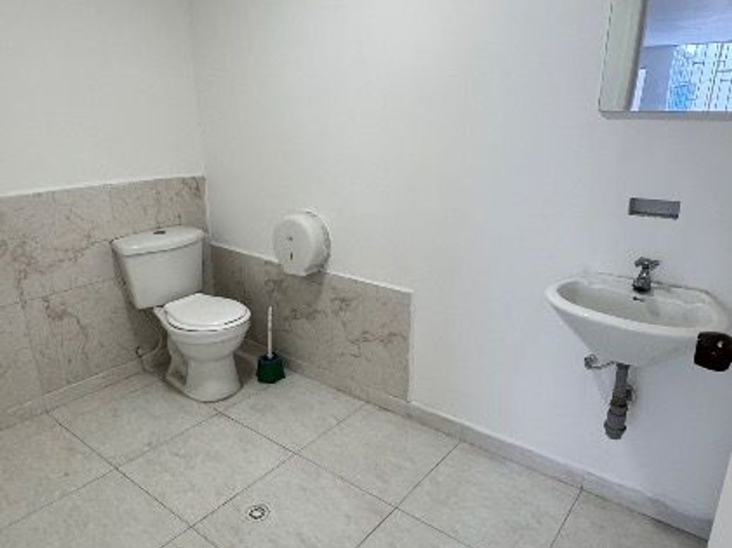 Casa de 6 alcobas en venta en San Felipe, Bogotá, 337 m² · foto 8 de 12