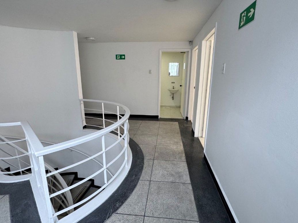 Casa de 6 alcobas en venta en San Felipe, Bogotá, 337 m² · foto 12 de 12