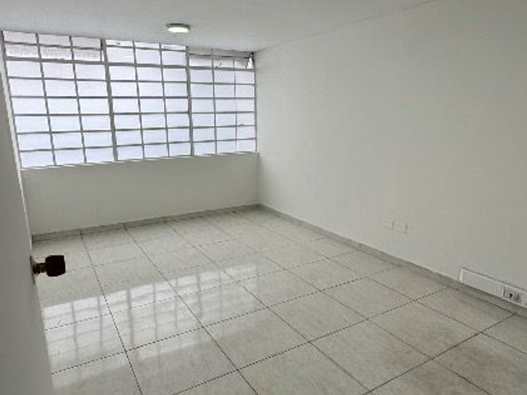 Casa de 6 alcobas en venta en San Felipe, Bogotá, 337 m² · foto 9 de 12