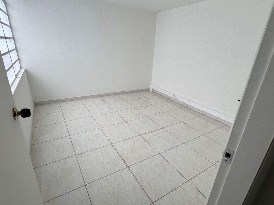 Casa de 6 alcobas en venta en San Felipe, Bogotá, 337 m² · foto 5 de 12