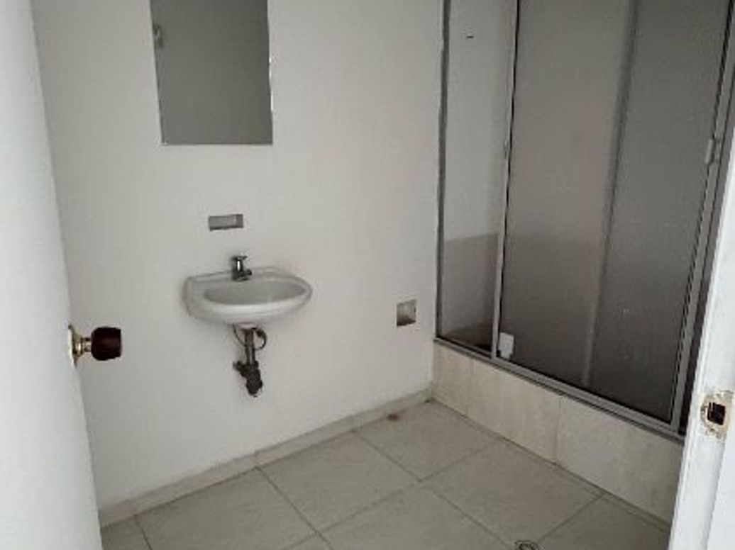 Casa de 6 alcobas en venta en San Felipe, Bogotá, 337 m² · foto 7 de 12