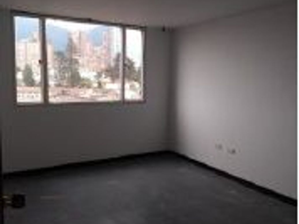 Casa de 6 alcobas en venta en Santa Fe, Bogotá, 925 m² · foto 2 de 4