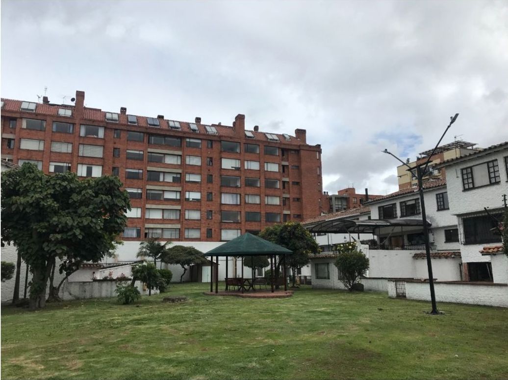 Casa de 4 alcobas en venta en Puente Largo, Bogotá, 400 m² · foto 2 de 20