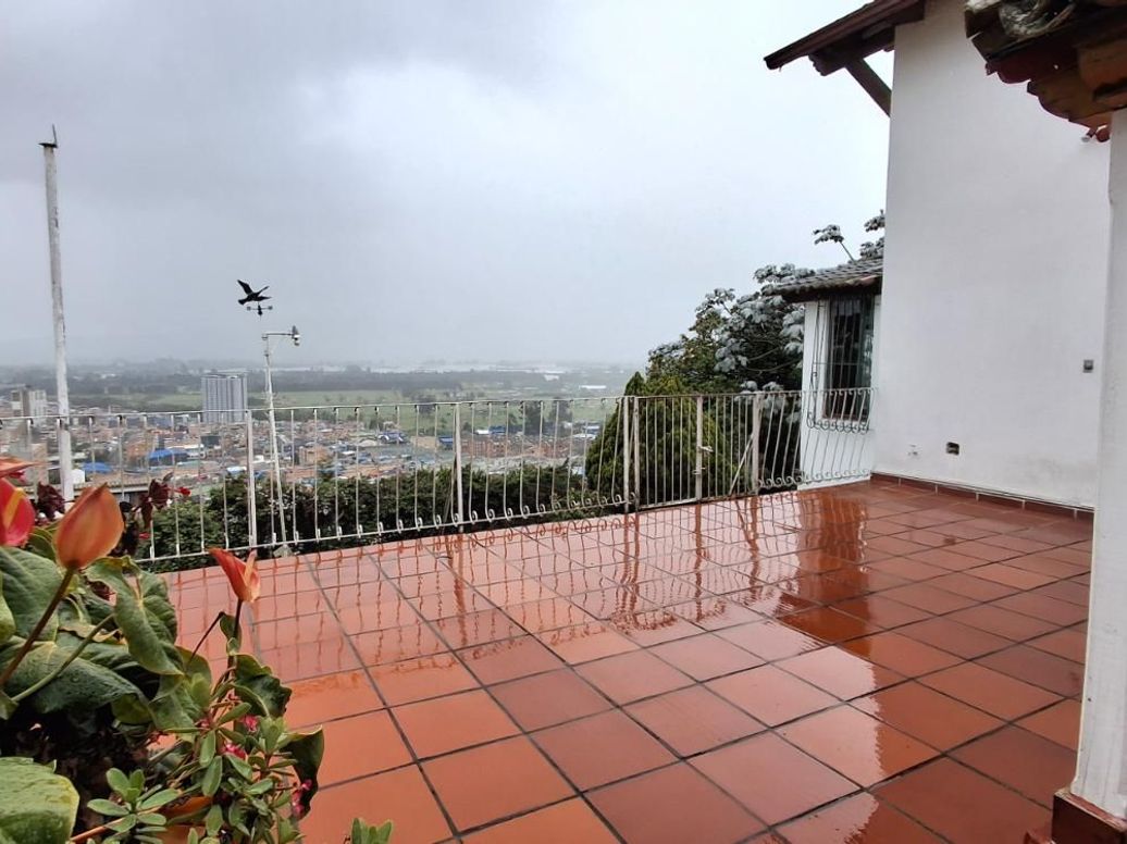 Casa de 5 alcobas en venta en Tuna Alta, Bogotá, 460 m² · foto 11 de 20