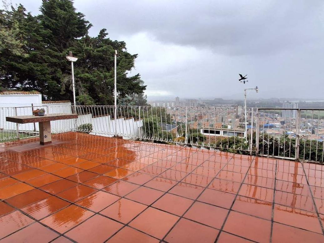 Casa de 5 alcobas en venta en Tuna Alta, Bogotá, 460 m² · foto 8 de 20