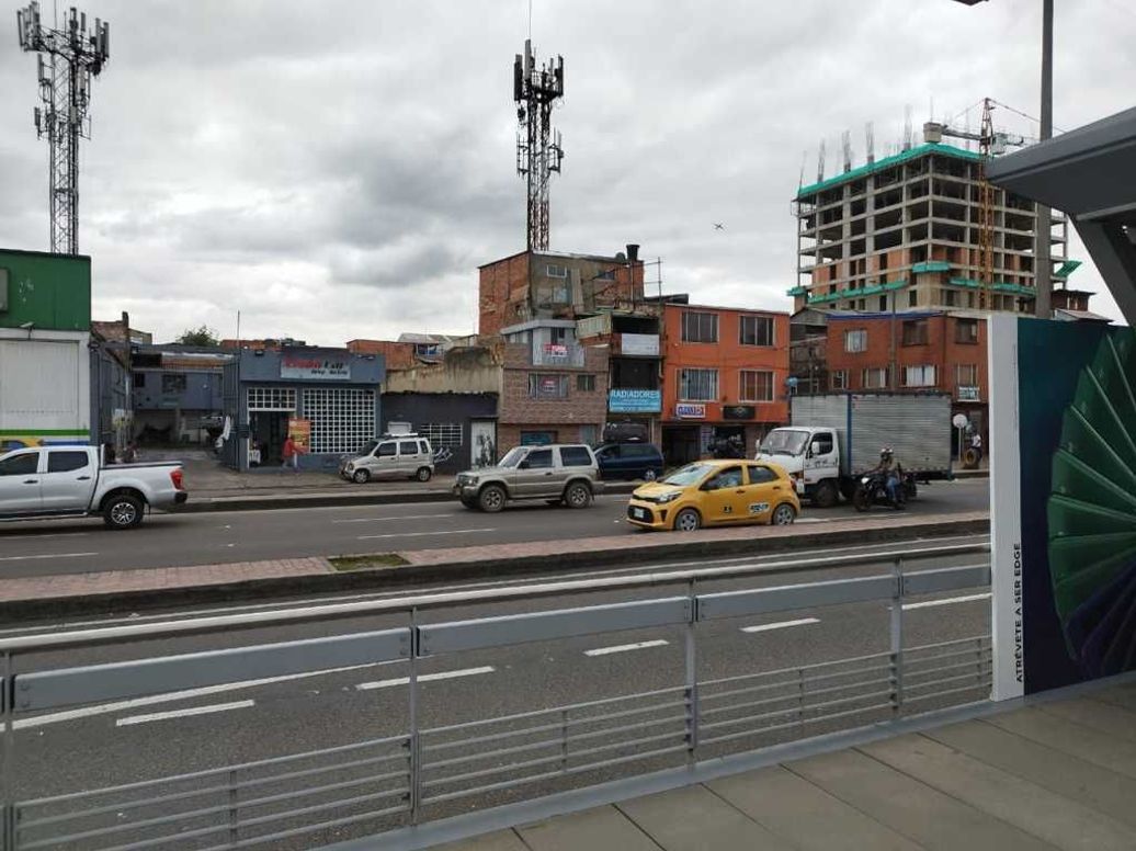 Casa de 4 alcobas en venta en Julio Florez, Bogotá, 285 m² · foto 3 de 20