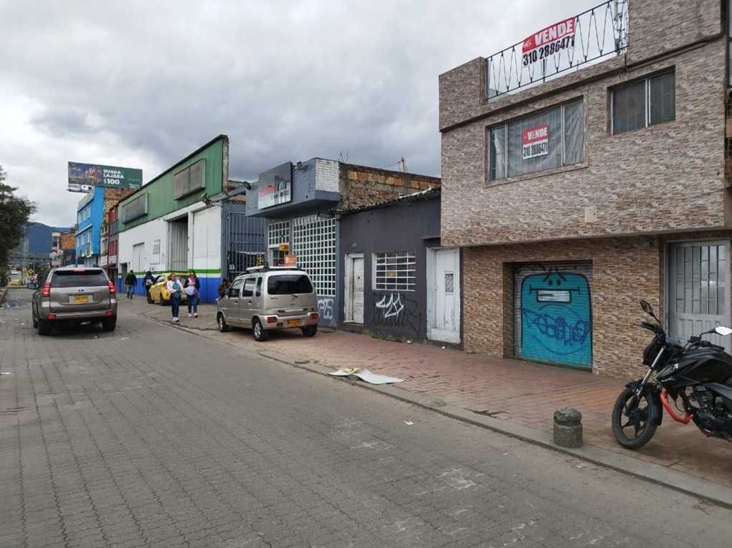 Casa de 4 alcobas en venta en Julio Florez, Bogotá, 285 m² · foto 2 de 20