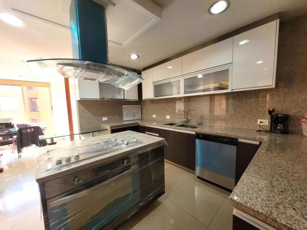 Apartamento de 3 alcobas en venta en Pelodo Del Contry, Bogotá, 268 m² · foto 8 de 20