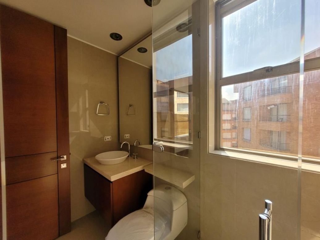 Apartamento de 3 alcobas en venta en Pelodo Del Contry, Bogotá, 268 m² · foto 10 de 20