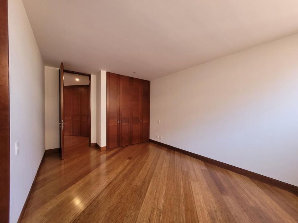 Apartamento de 3 alcobas en venta en Pelodo Del Contry, Bogotá, 268 m² · foto 11 de 20