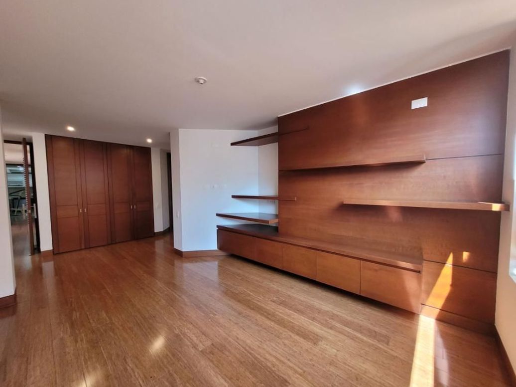 Apartamento de 3 alcobas en venta en Pelodo Del Contry, Bogotá, 268 m² · foto 13 de 20