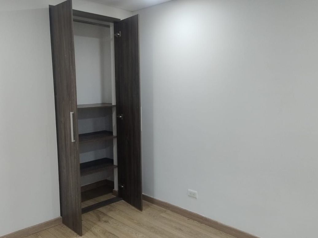 Apartaestudio en venta en Las Ferias, Bogotá, 29 m² · foto 3 de 12