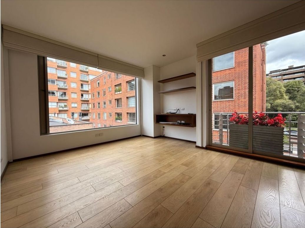 Apartamento de 3 alcobas en venta en Chico Norte Et. Ii, Bogotá, 209 m² · foto 3 de 6