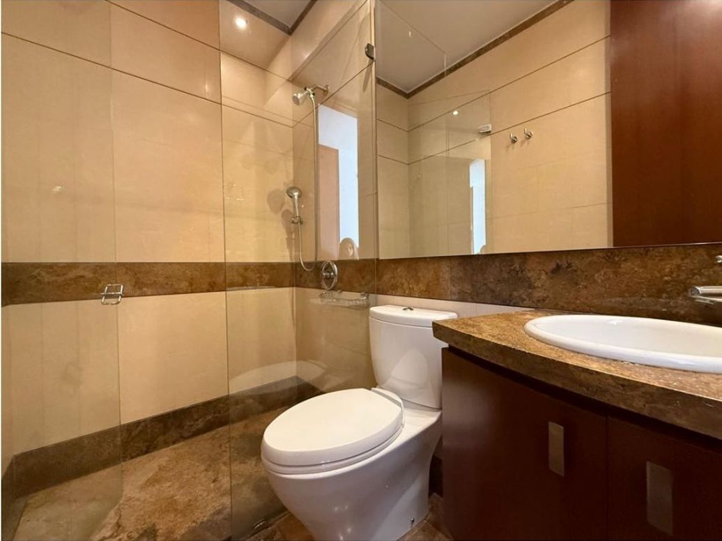 Apartamento de 3 alcobas en venta en Chico Norte Et. Ii, Bogotá, 209 m² · foto 6 de 6