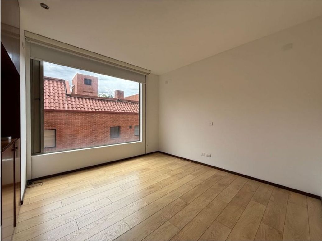 Apartamento de 3 alcobas en venta en Chico Norte Et. Ii, Bogotá, 209 m² · foto 4 de 6